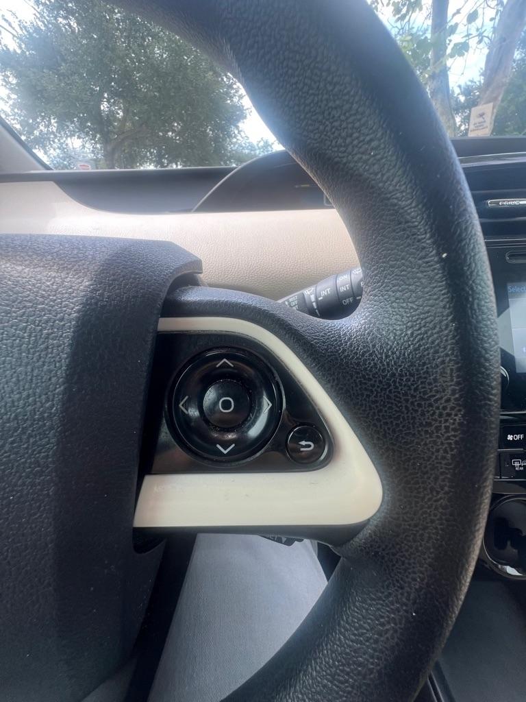 Toyota Prius 5dr HB Two (Natl) 2016