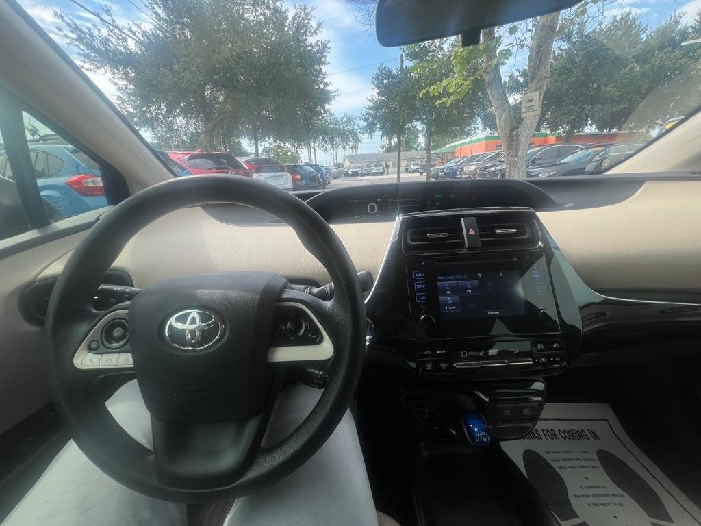 Toyota Prius 5dr HB Two (Natl) 2016