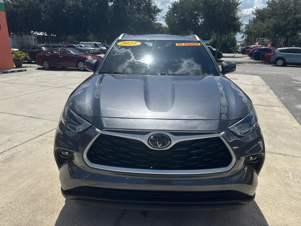 Toyota Highlander Platinum FWD (Natl) 2023
