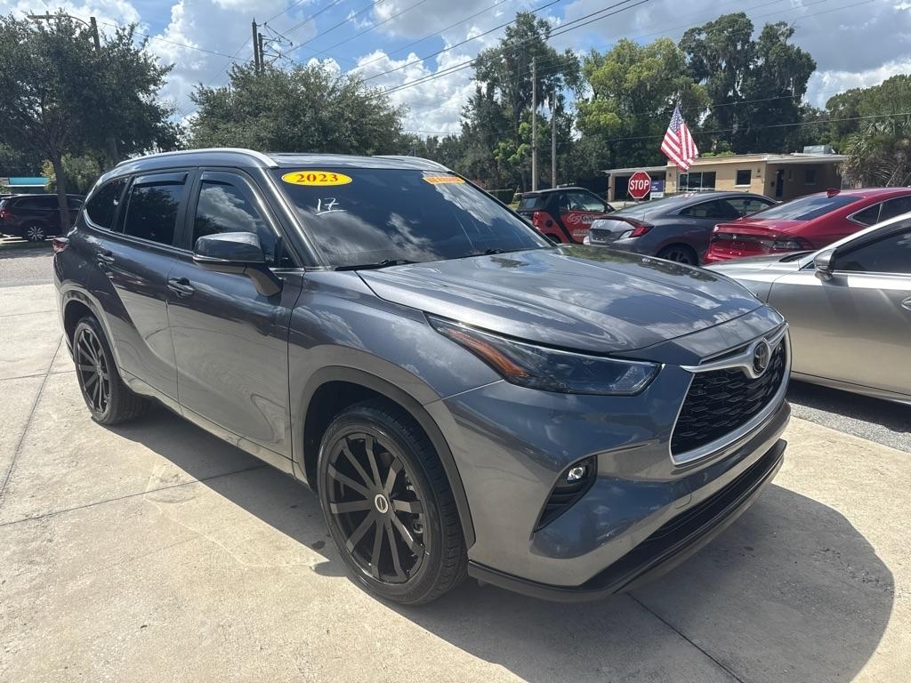Toyota Highlander Platinum FWD (Natl) 2023