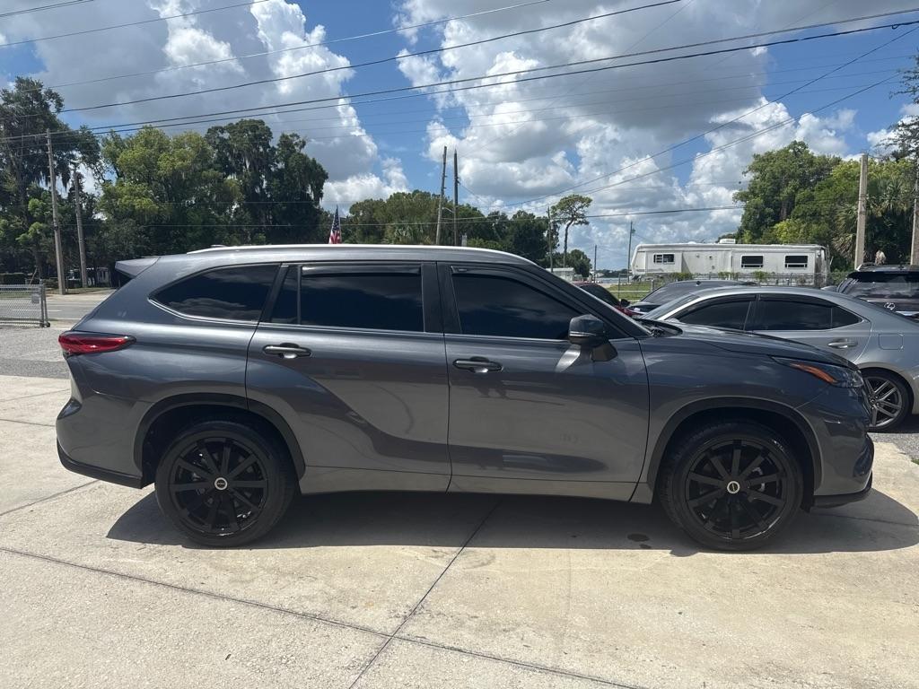 Toyota Highlander Platinum FWD (Natl) 2023