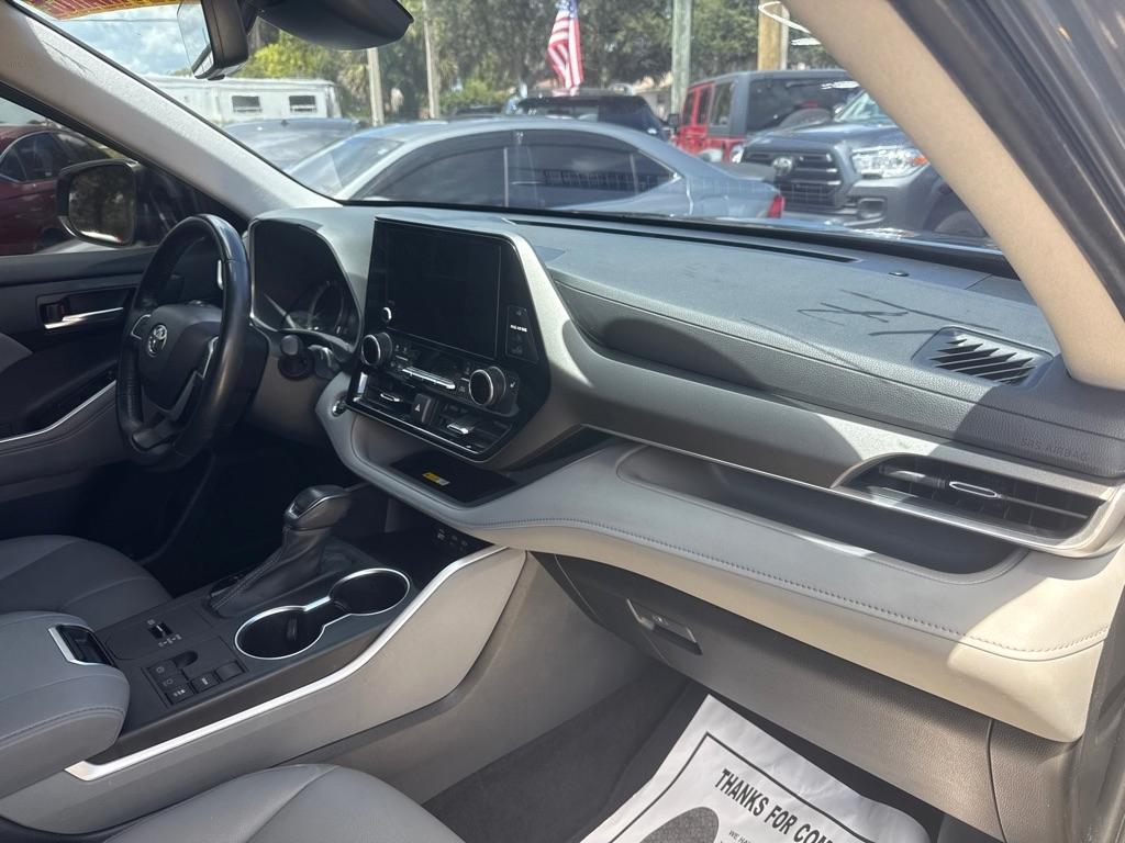 Toyota Highlander Platinum FWD (Natl) 2023