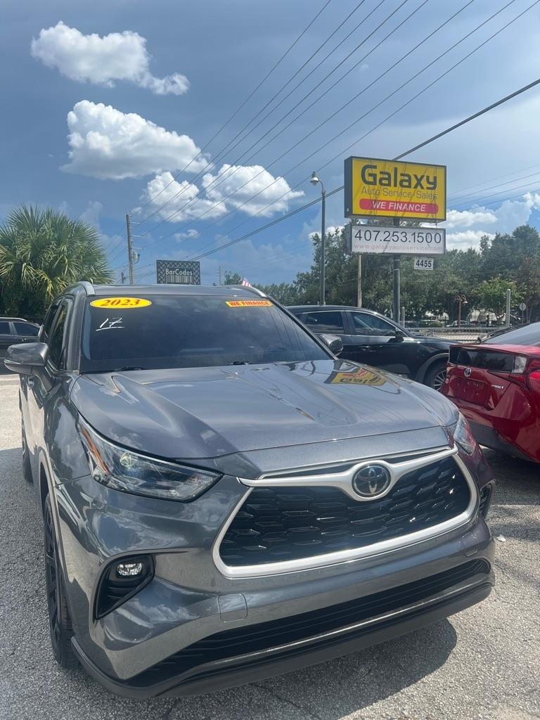 Toyota Highlander Platinum FWD (Natl) 2023