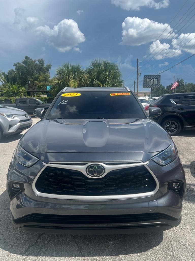 Toyota Highlander Platinum FWD (Natl) 2023