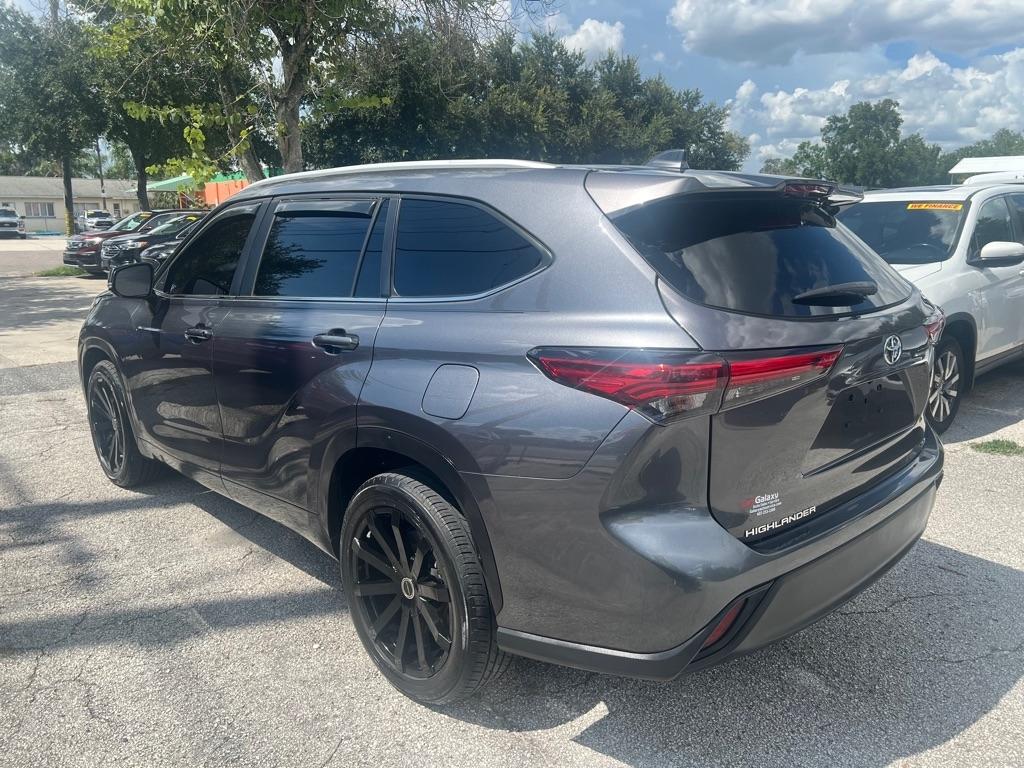Toyota Highlander Platinum FWD (Natl) 2023