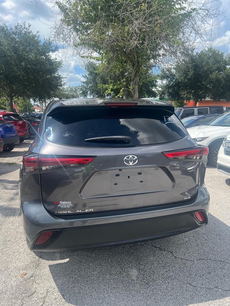Toyota Highlander Platinum FWD (Natl) 2023