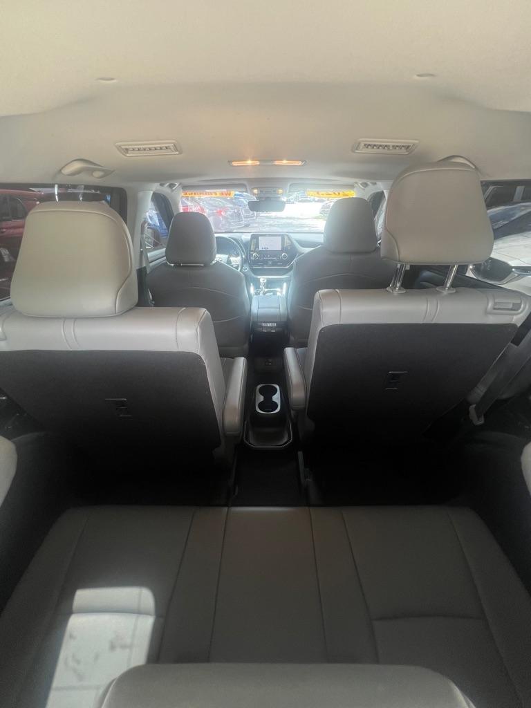Toyota Highlander Platinum FWD (Natl) 2023