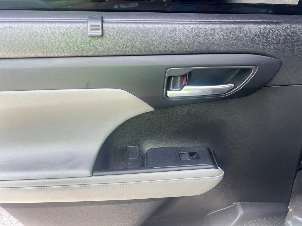 Toyota Highlander Platinum FWD (Natl) 2023