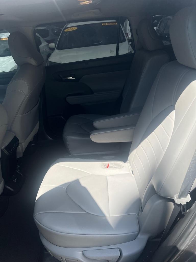 Toyota Highlander Platinum FWD (Natl) 2023