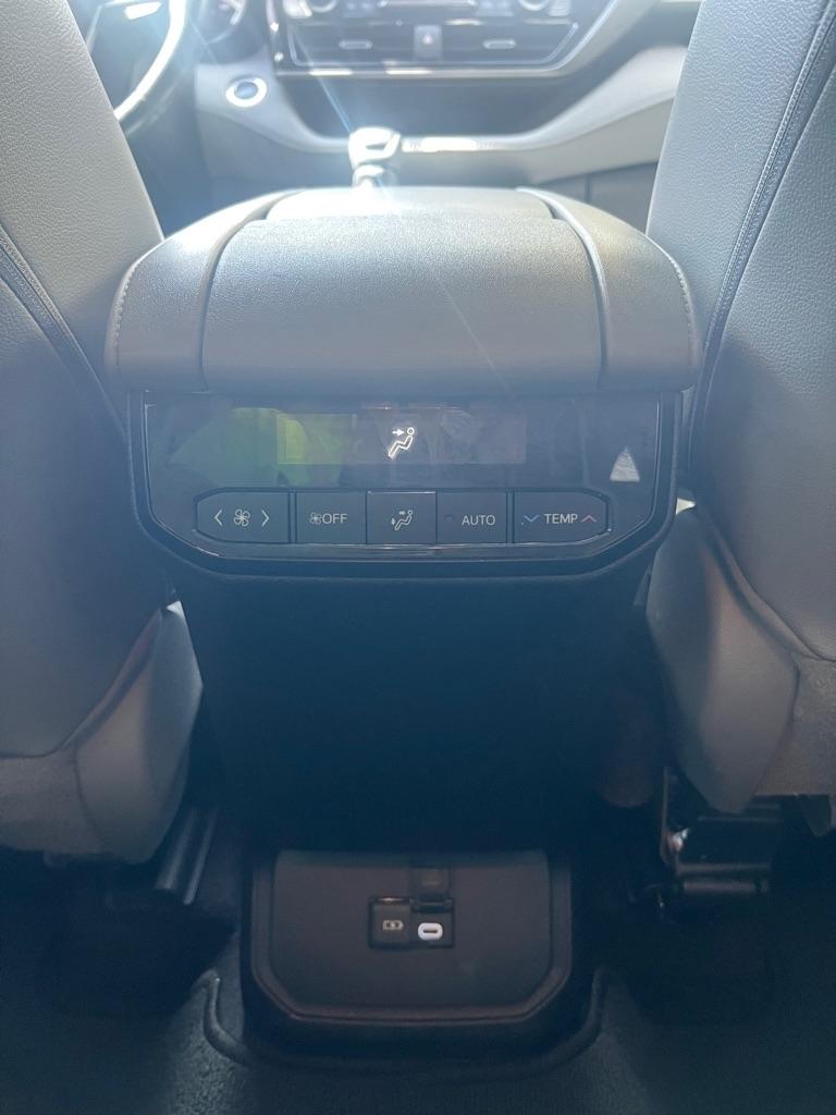 Toyota Highlander Platinum FWD (Natl) 2023