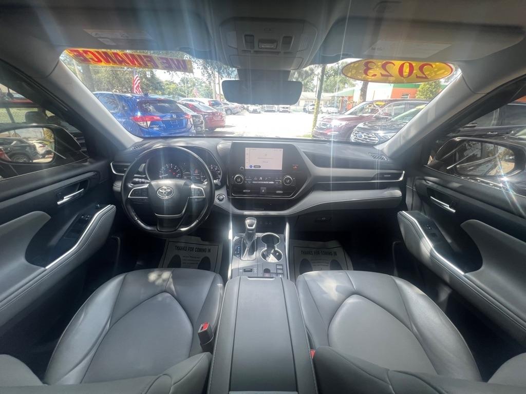Toyota Highlander Platinum FWD (Natl) 2023