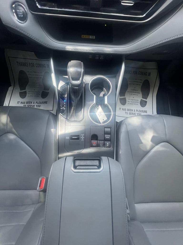 Toyota Highlander Platinum FWD (Natl) 2023
