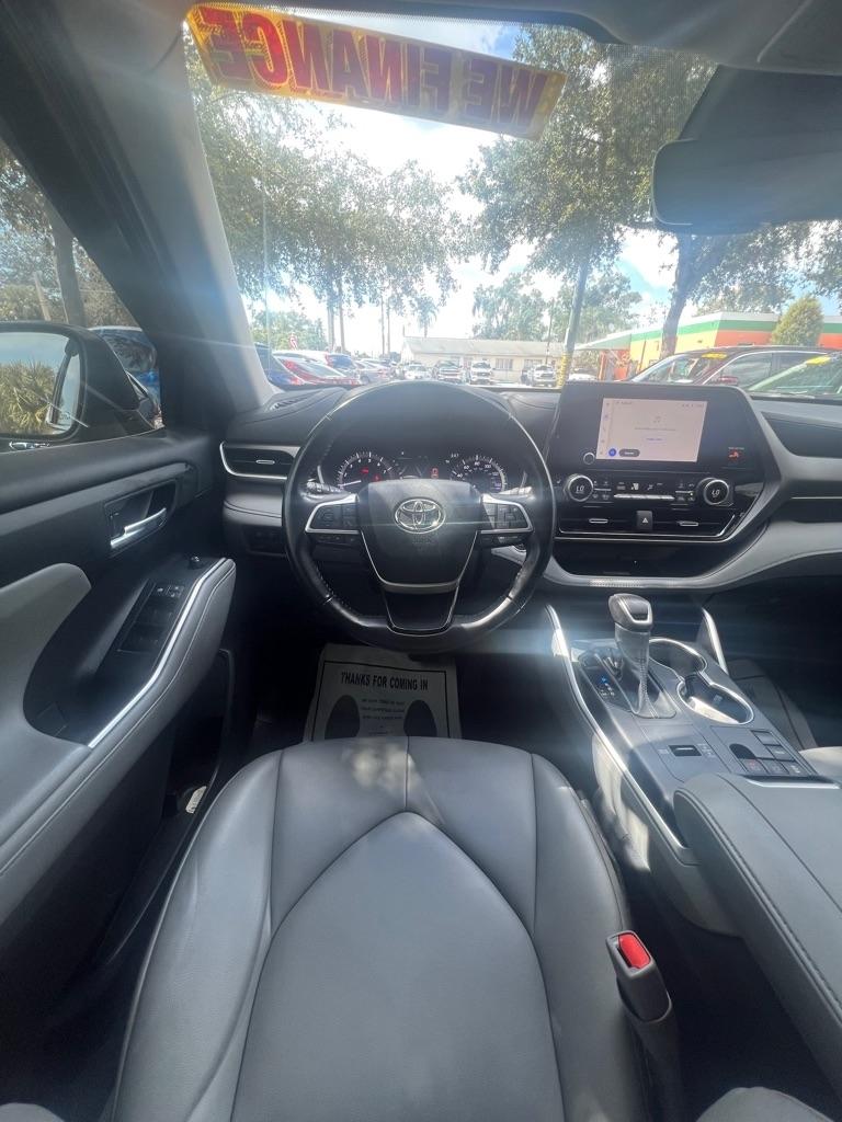Toyota Highlander Platinum FWD (Natl) 2023