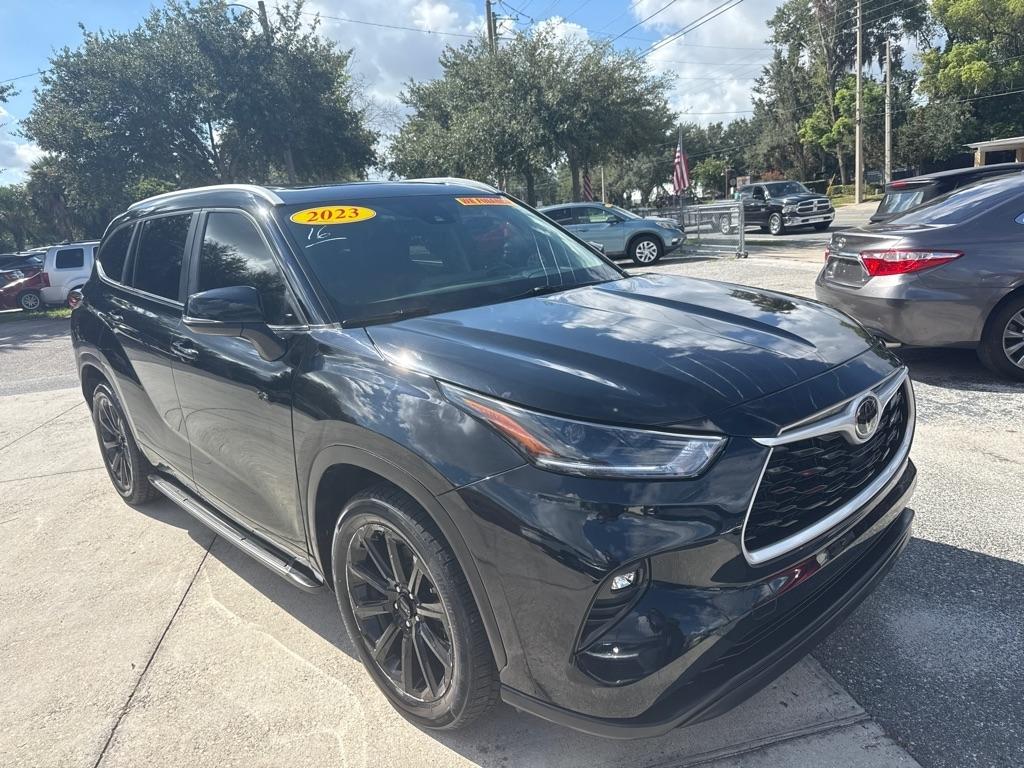 Toyota Highlander Platinum FWD (Natl) 2023
