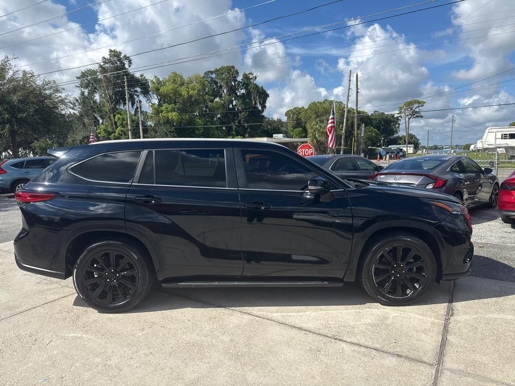 Toyota Highlander Platinum FWD (Natl) 2023