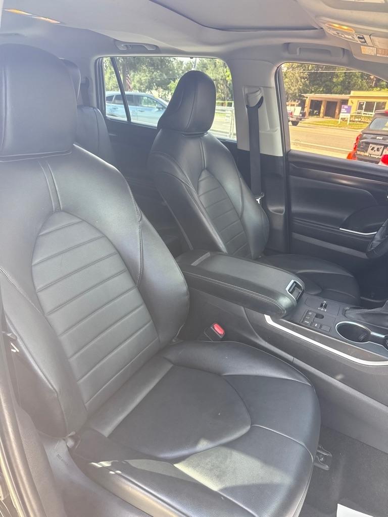 Toyota Highlander Platinum FWD (Natl) 2023