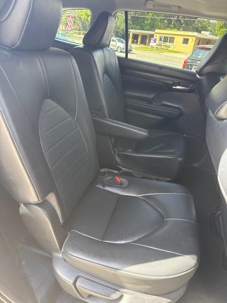 Toyota Highlander Platinum FWD (Natl) 2023