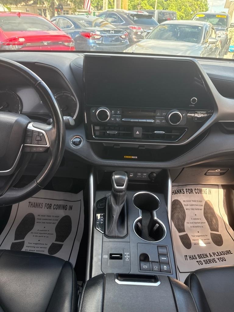 Toyota Highlander Platinum FWD (Natl) 2023