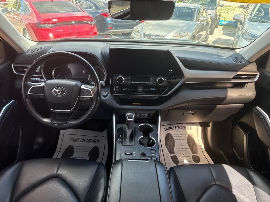 Toyota Highlander Platinum FWD (Natl) 2023