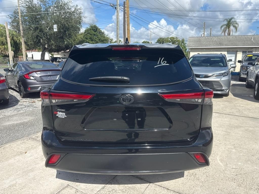 Toyota Highlander Platinum FWD (Natl) 2023