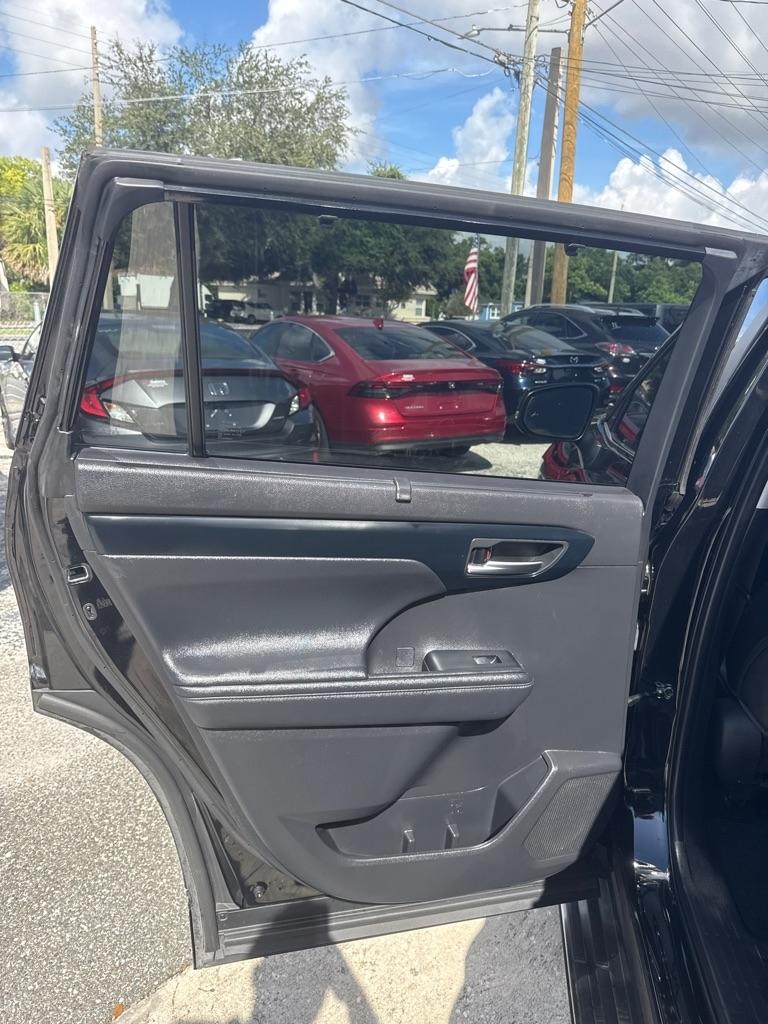Toyota Highlander Platinum FWD (Natl) 2023