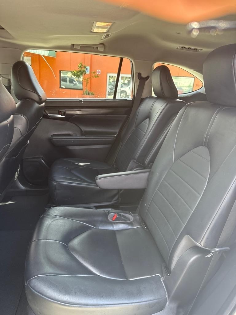 Toyota Highlander Platinum FWD (Natl) 2023
