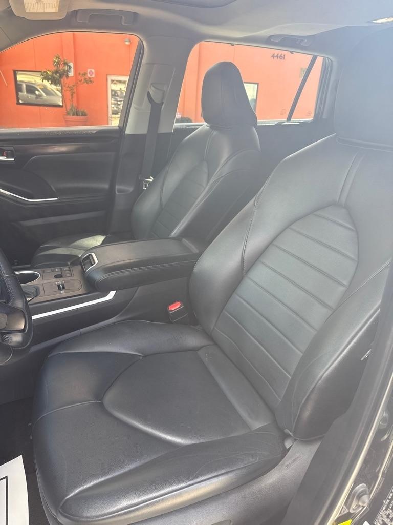 Toyota Highlander Platinum FWD (Natl) 2023