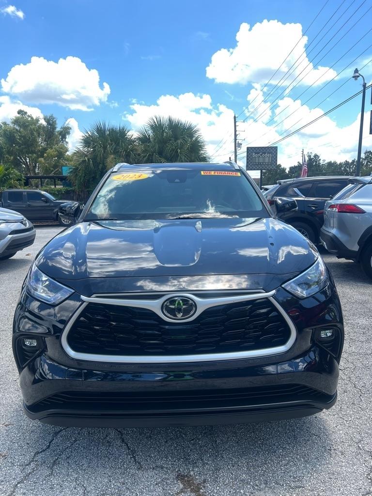 Toyota Highlander Platinum FWD (Natl) 2023