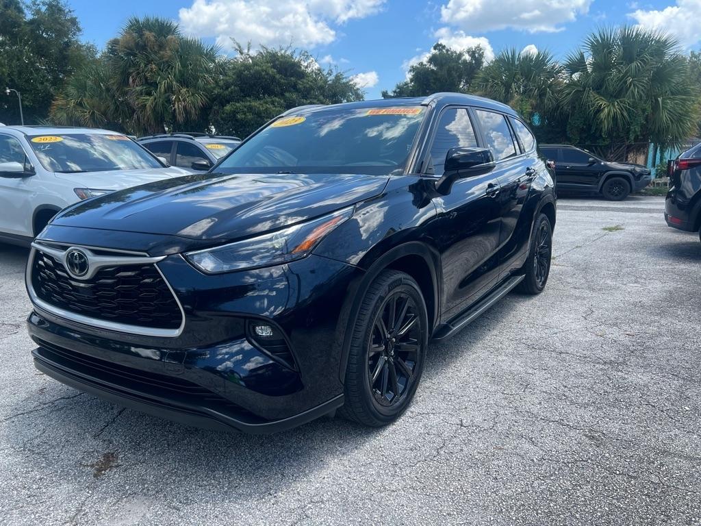 Toyota Highlander Platinum FWD (Natl) 2023