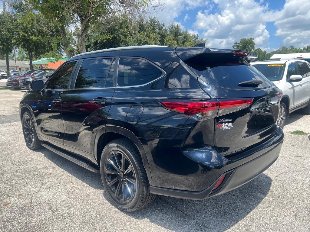 Toyota Highlander Platinum FWD (Natl) 2023