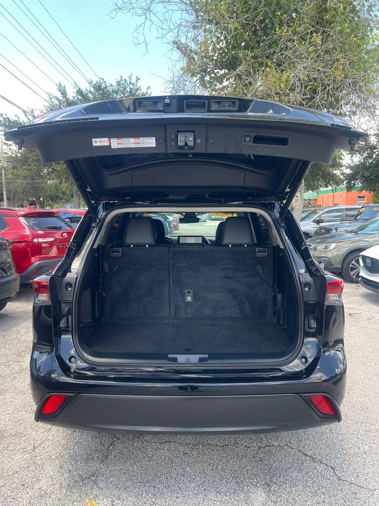 Toyota Highlander Platinum FWD (Natl) 2023