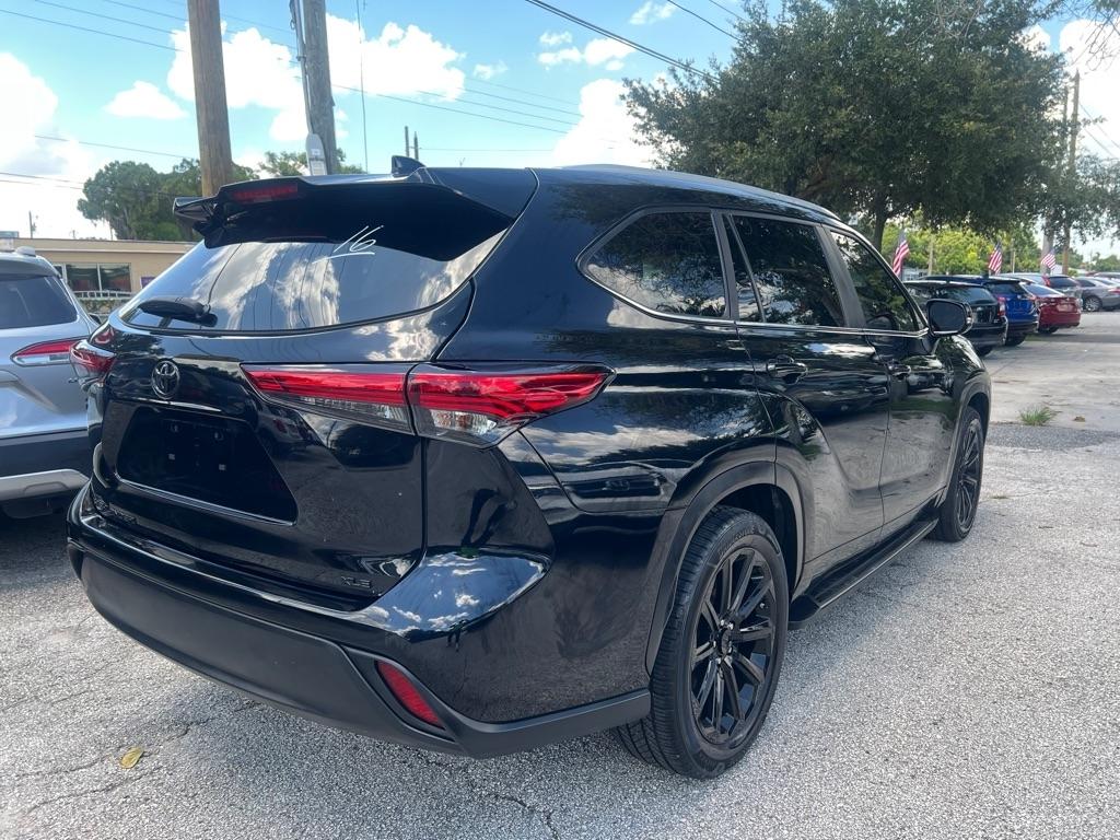 Toyota Highlander Platinum FWD (Natl) 2023
