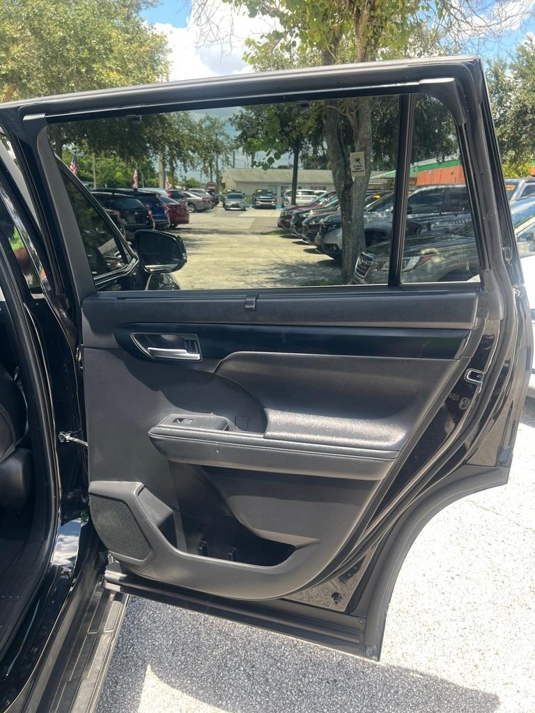 Toyota Highlander Platinum FWD (Natl) 2023