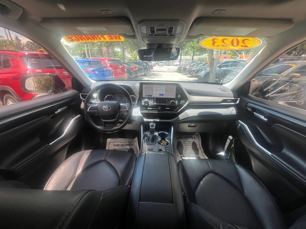 Toyota Highlander Platinum FWD (Natl) 2023