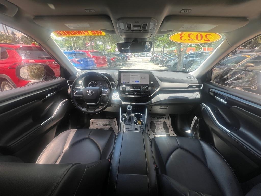 Toyota Highlander Platinum FWD (Natl) 2023