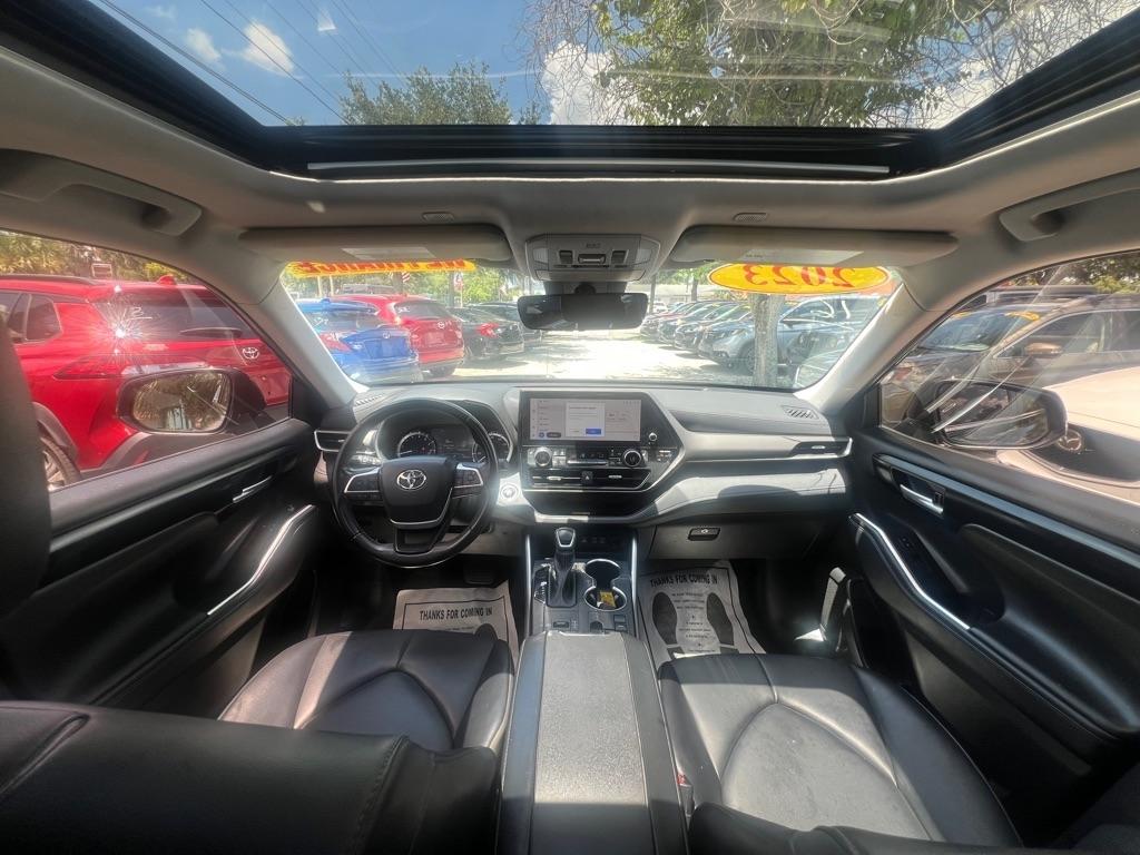 Toyota Highlander Platinum FWD (Natl) 2023
