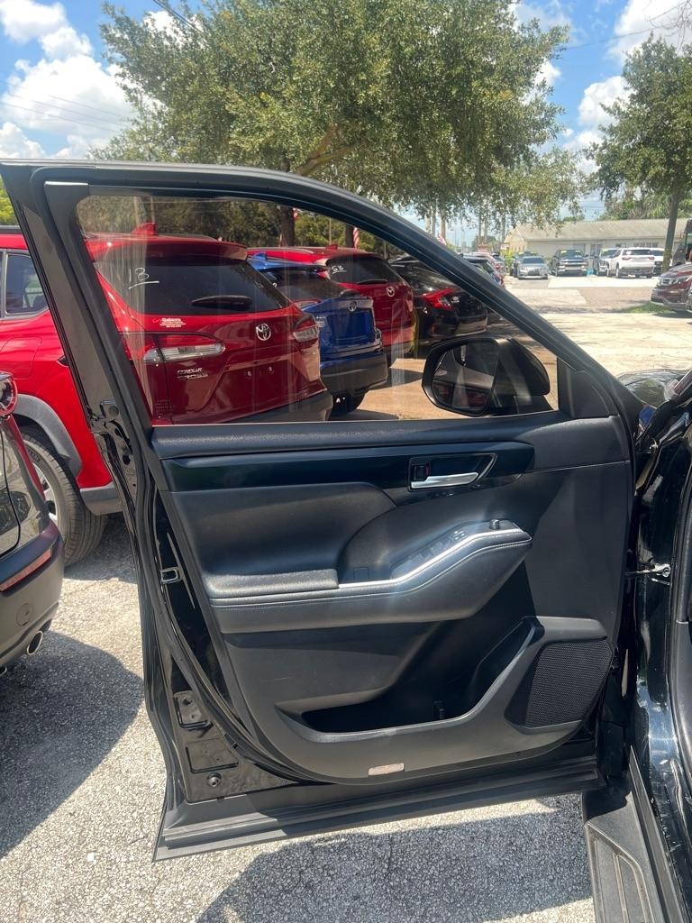Toyota Highlander Platinum FWD (Natl) 2023
