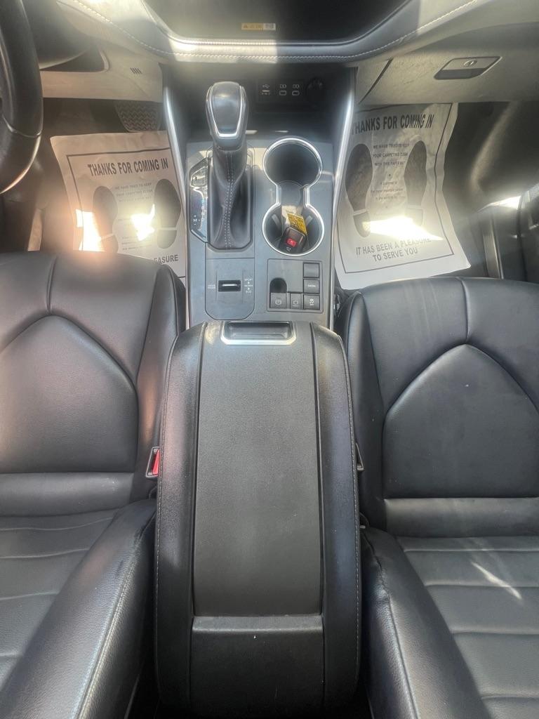Toyota Highlander Platinum FWD (Natl) 2023