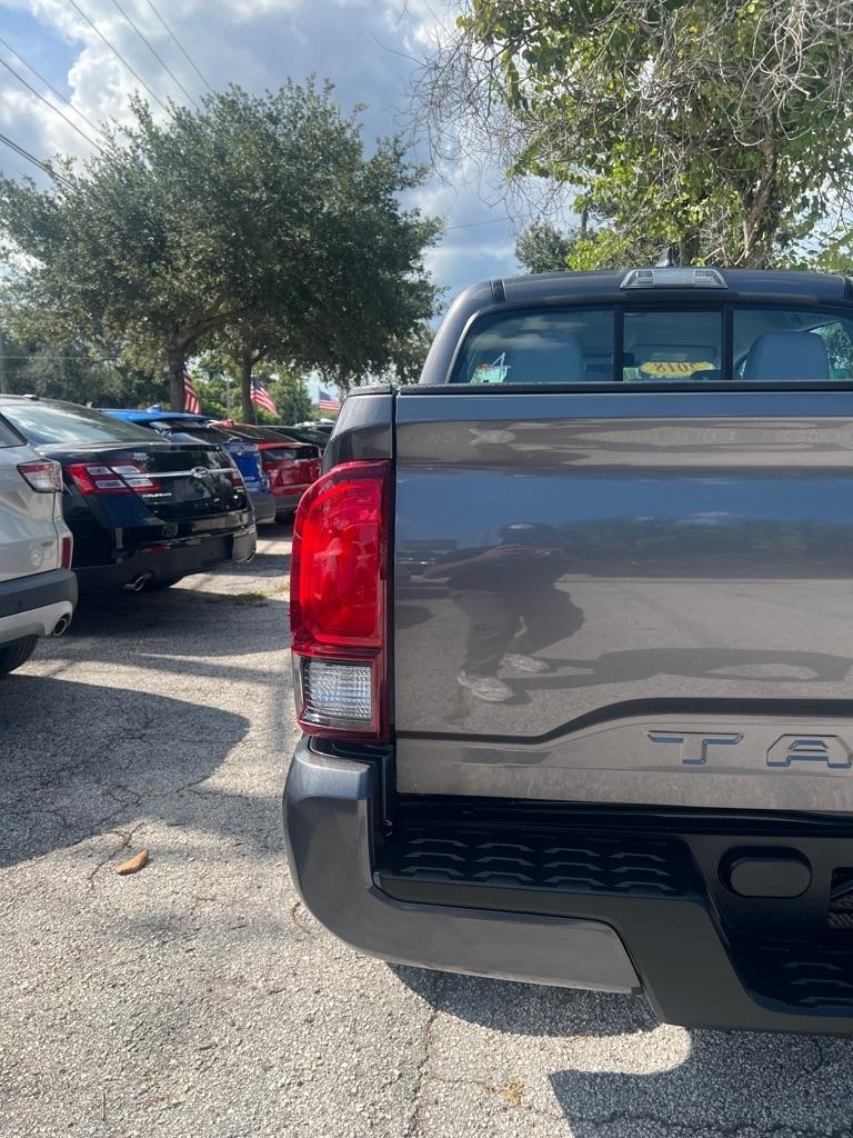 Toyota Tacoma SR5 Double Cab 5' Bed I4 4x2 AT (Natl) 2018