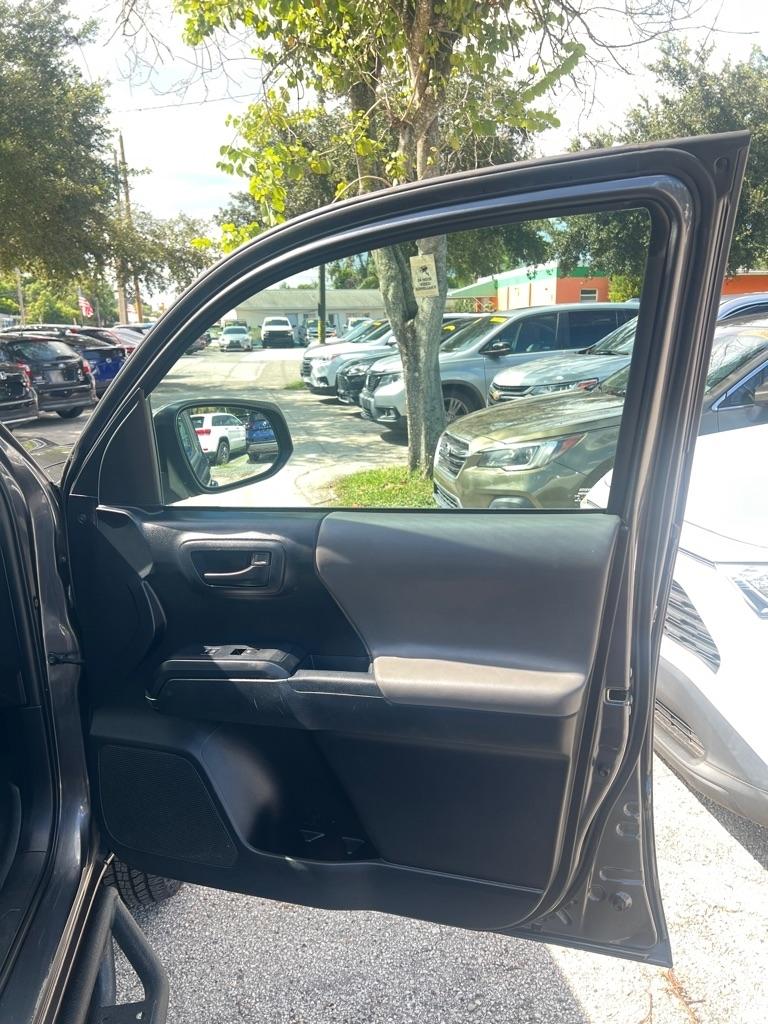 Toyota Tacoma SR5 Double Cab 5' Bed I4 4x2 AT (Natl) 2018