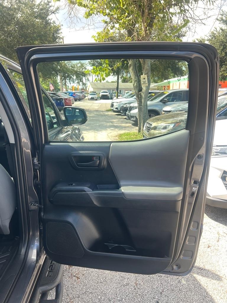 Toyota Tacoma SR5 Double Cab 5' Bed I4 4x2 AT (Natl) 2018
