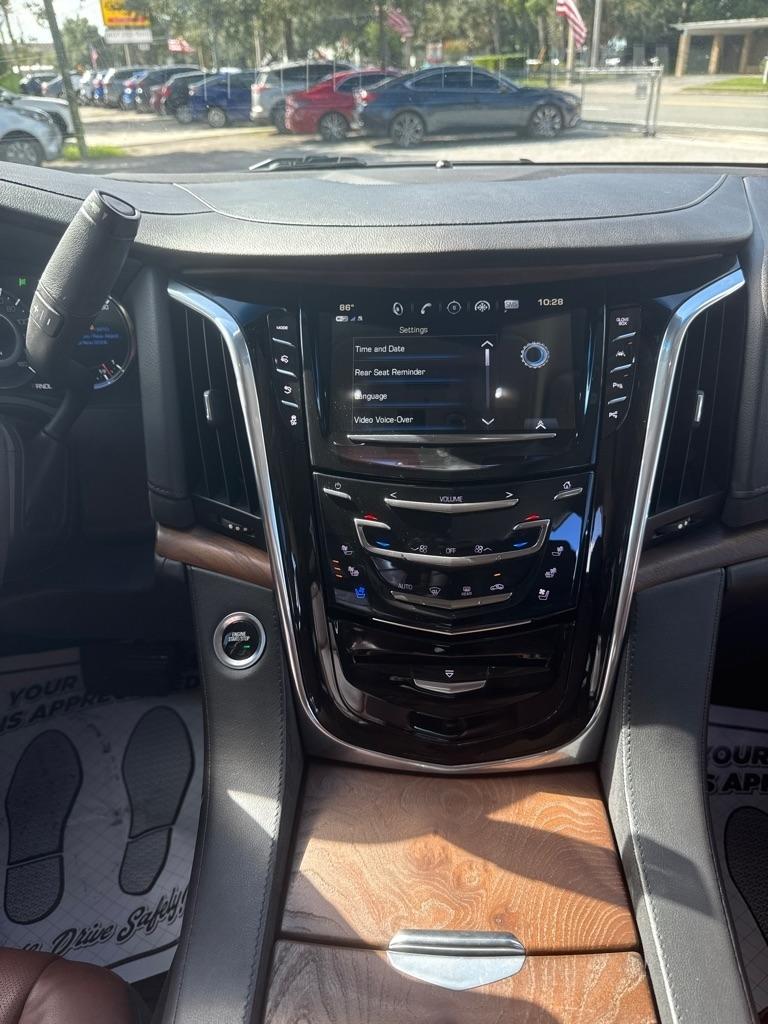 Cadillac Escalade 4WD 4dr Premium Luxury 2019