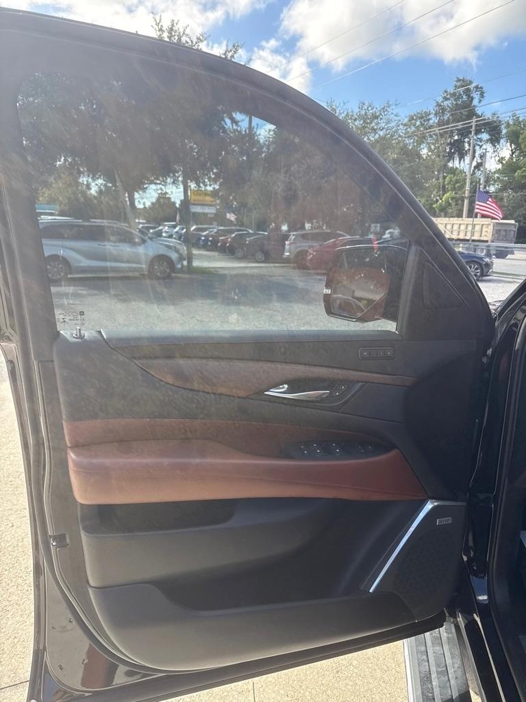 Cadillac Escalade 4WD 4dr Premium Luxury 2019