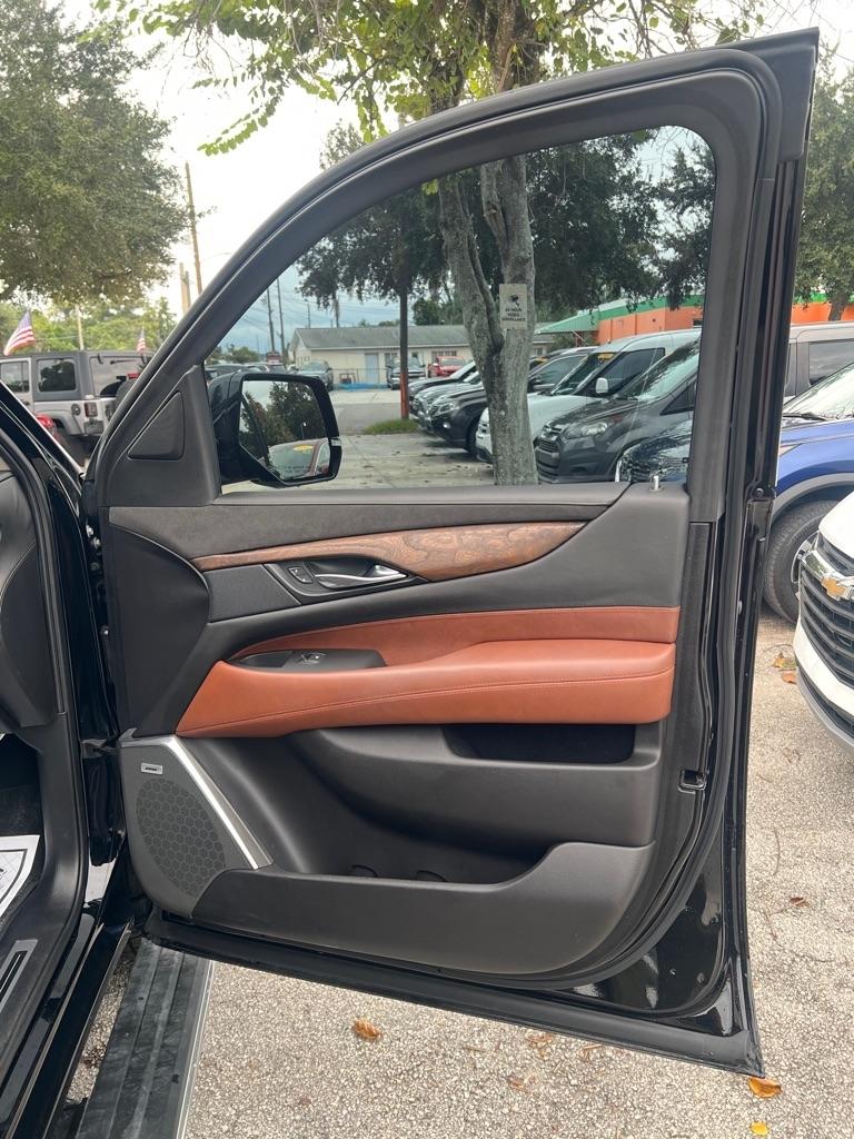 Cadillac Escalade 4WD 4dr Premium Luxury 2019