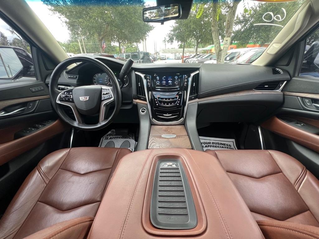Cadillac Escalade 4WD 4dr Premium Luxury 2019