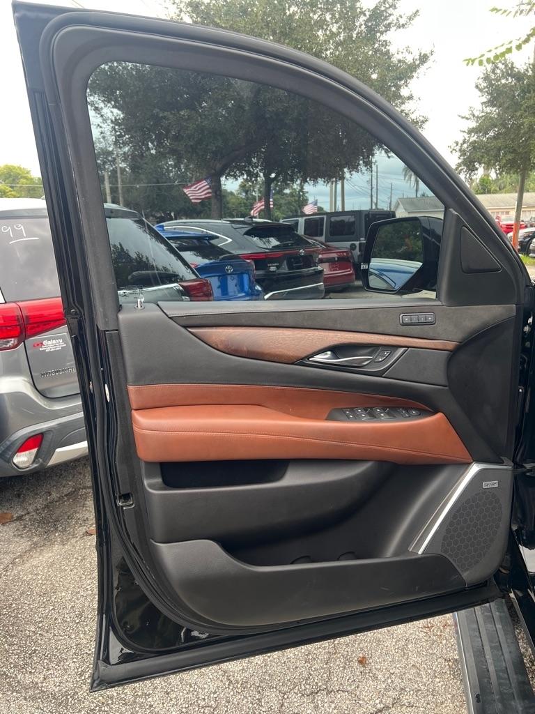Cadillac Escalade 4WD 4dr Premium Luxury 2019