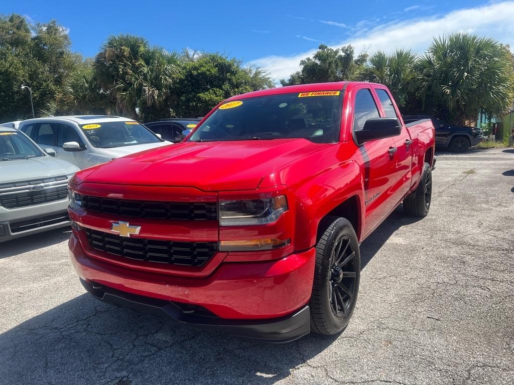 Chevrolet Silverado 1500 2WD Double Cab 143.5" Custom 2017
