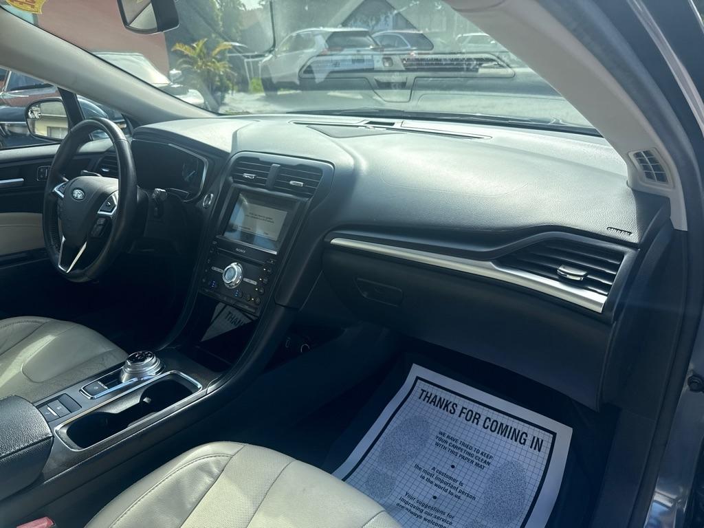 Ford Fusion Hybrid Titanium FWD 2018