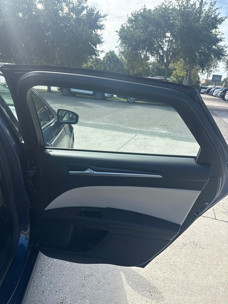 Ford Fusion Hybrid Titanium FWD 2018