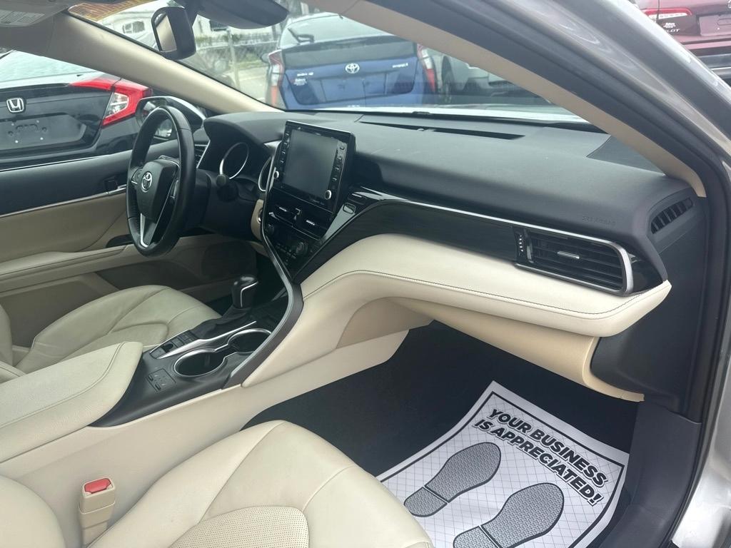 Toyota Camry XLE Auto (Natl) 2024